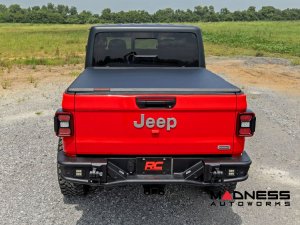 Jeep Gladiator JT Bed Cover - Tri-Fold - Rough Country - Soft Jeep Gladiator JT Bed Cover - Tri-Fold - Rough Country - Soft